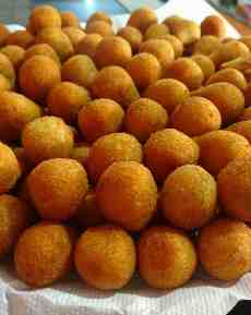 BOLINHA DE QUEIJO.