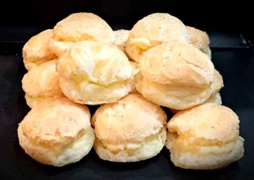 PÃO DE QUEIJO c/ CREAM CHEESE PHILADELPHIA.