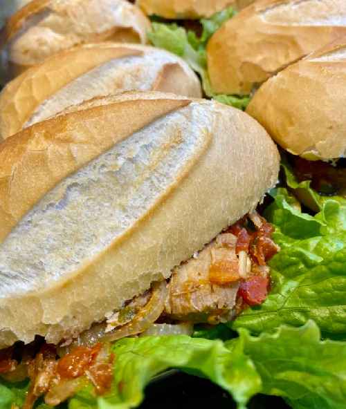 SANDUÍCHE DE PERNIL.