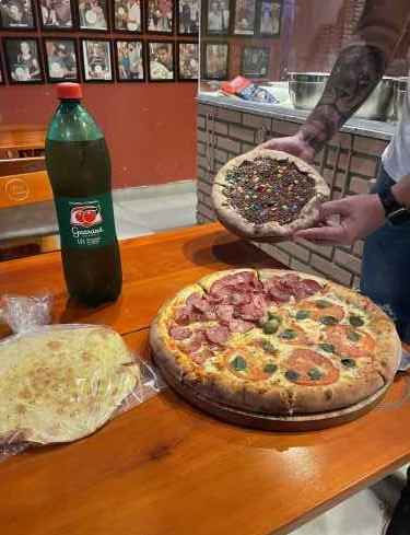 Combo Casal (1 Salgada 8 pedaços + Doce 4 pedaços + Refri)
