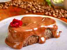 BRIOCHE CACAU E GANACHE FATIA