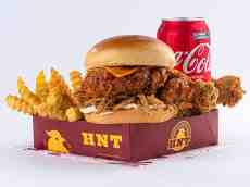Sanduiche + batata + 2 Chicken finger + Refri lata